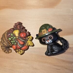 Hallmark Holiday Cat Figurine Brooch Cornucopia Pin Acrylic Autum Collectible